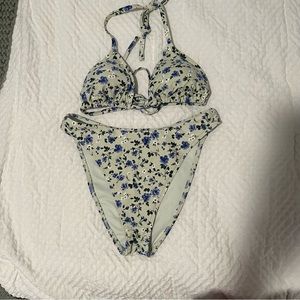 Abercrombie floral bikini